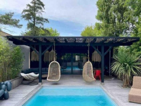 Villa Le Patio Bleu au calme, piscine chauffée, centre ville